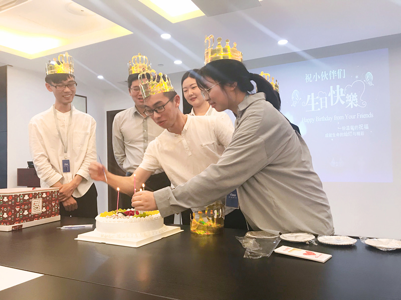 【5月生日会】这期寿星各个都可以出C位! 【5月生日会】这期寿星各个都可以出C位!
