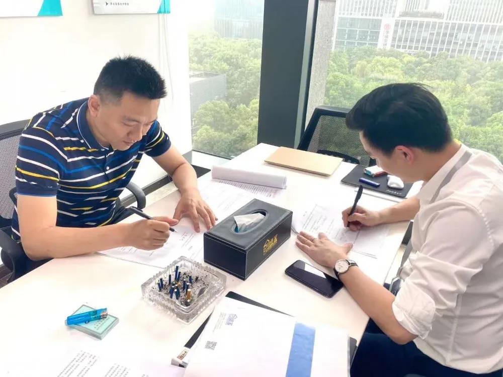 热烈祝贺陈总签约创绿家江苏省盐城市区级代理！