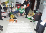 厨房水管破裂传出刺鼻性气味，原以为是邻居家装修后除甲醛没到位，没想到是“绝命毒师”